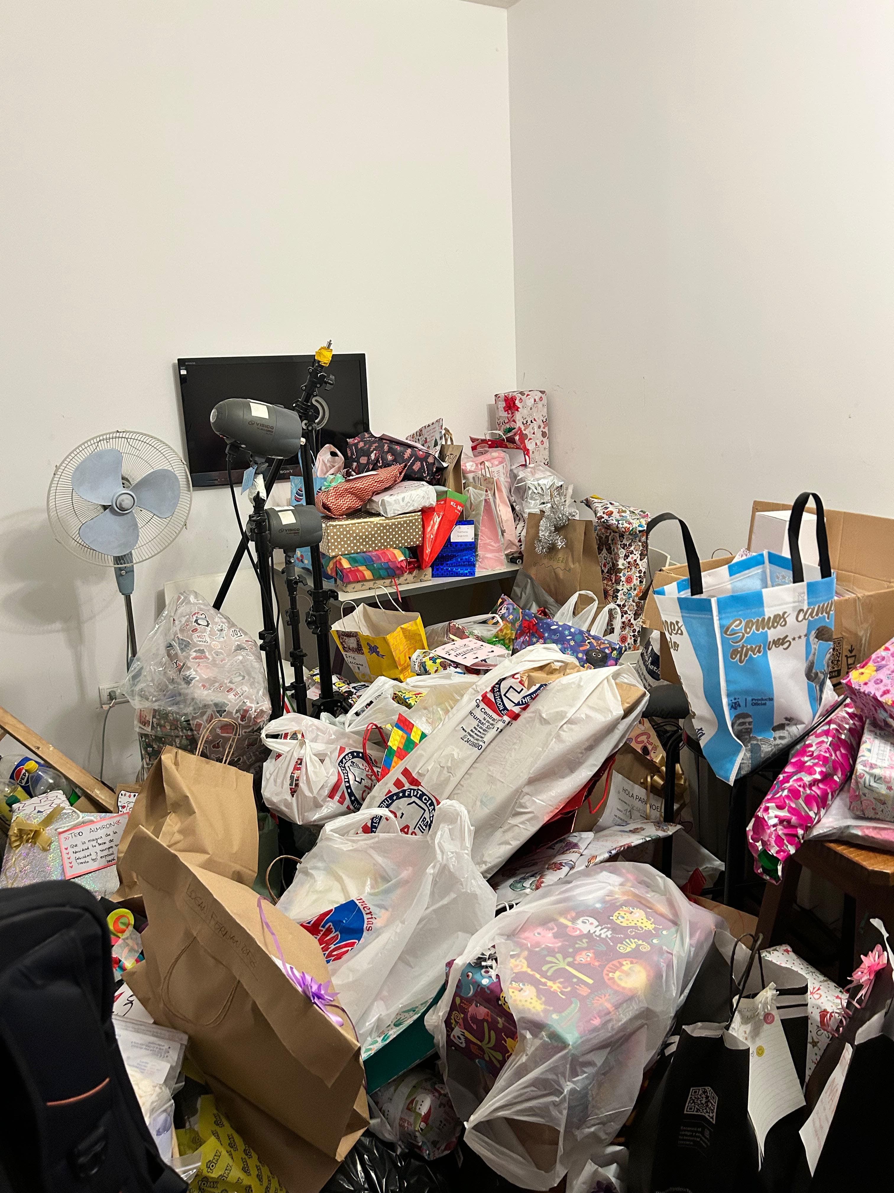 Regalos recolectados, listos para entregar